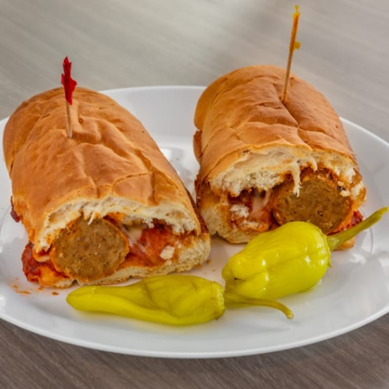 Delicious Meatball Subs: A Crowd Favorite